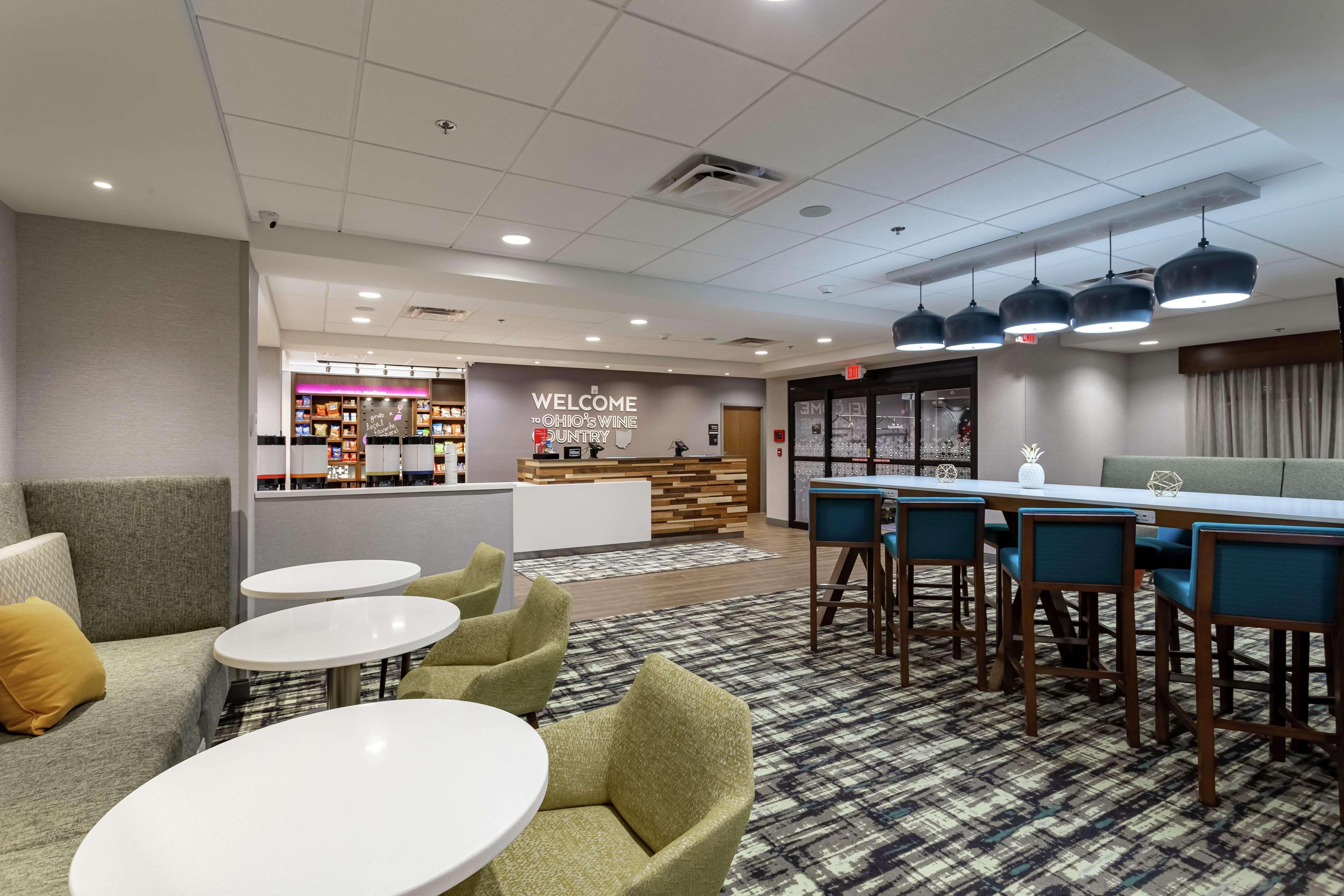 Hampton Inn Madison, Oh Buitenkant foto