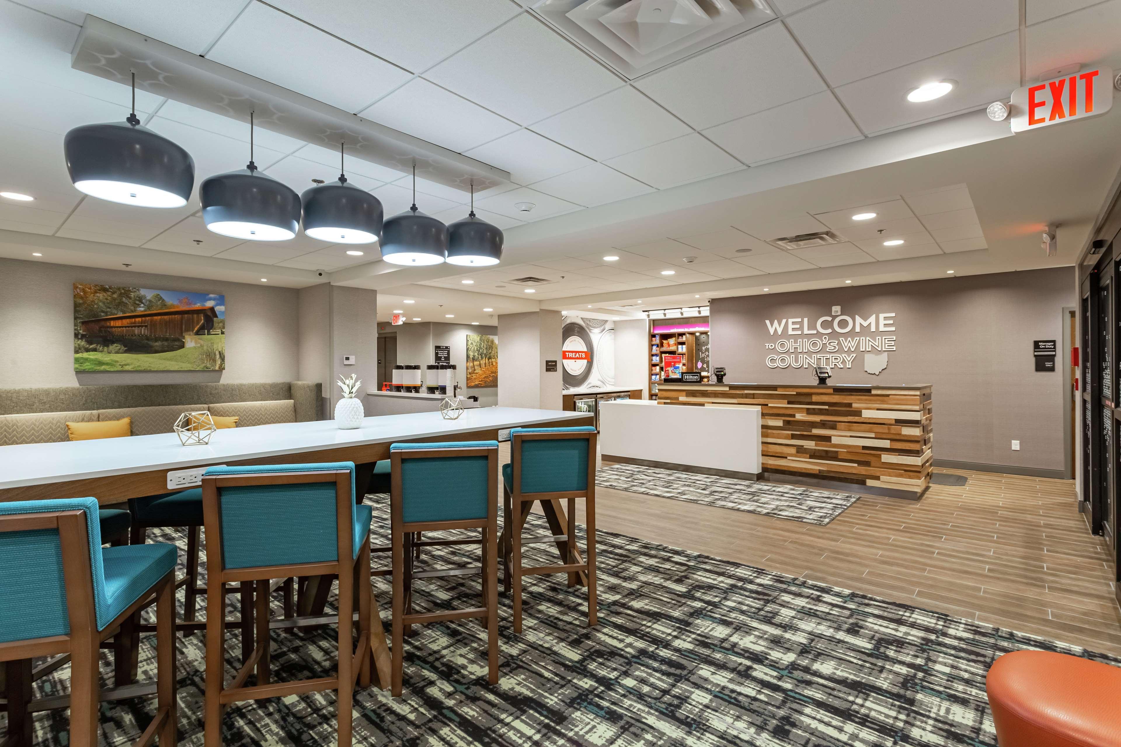 Hampton Inn Madison, Oh Buitenkant foto