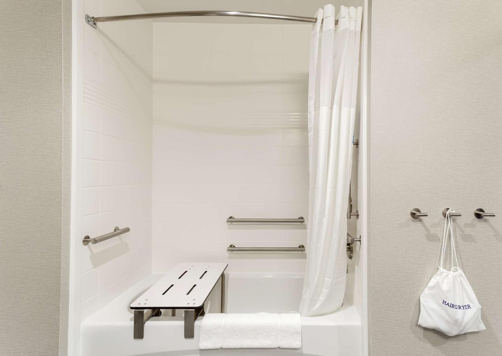 Hampton Inn Madison, Oh Buitenkant foto