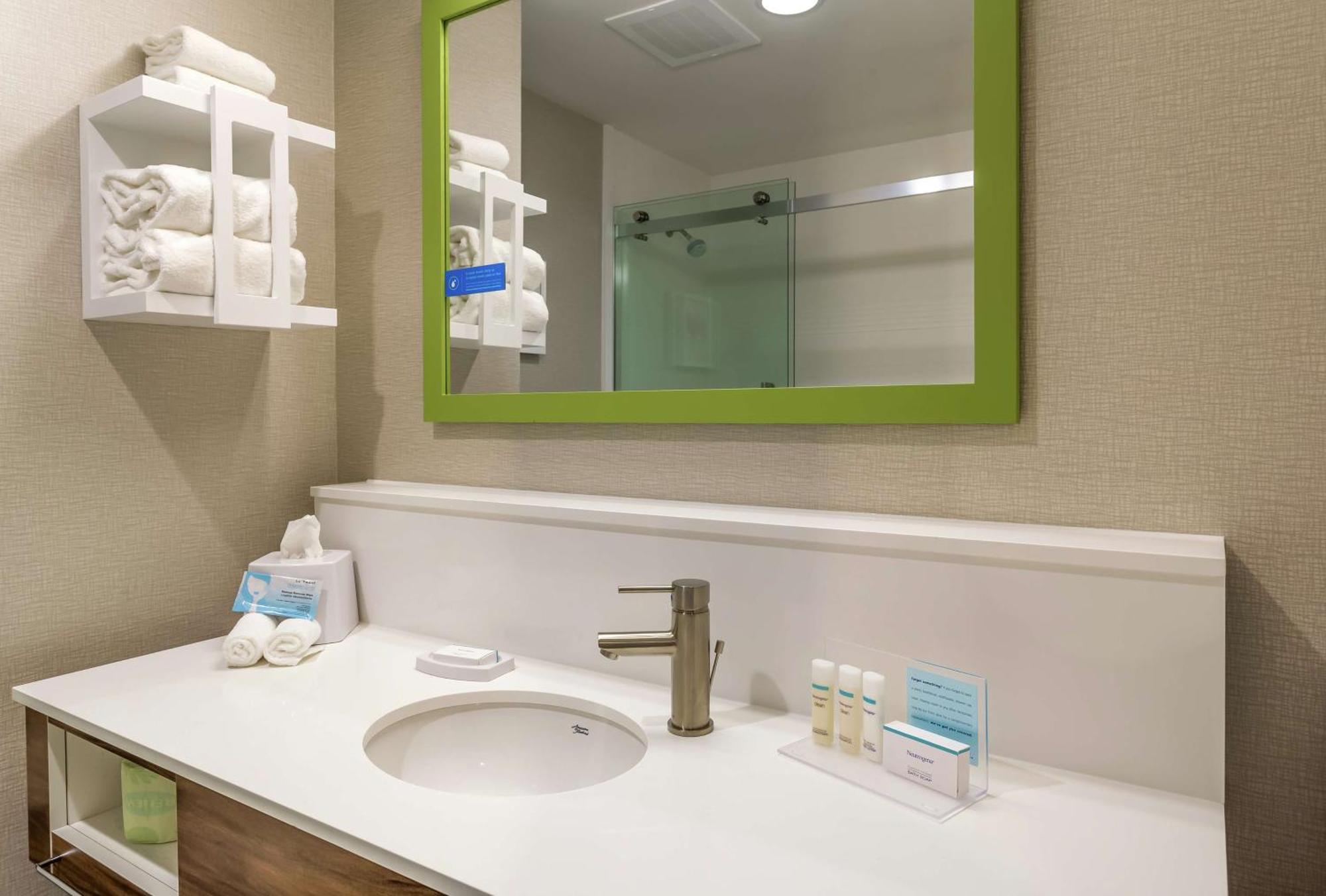 Hampton Inn Madison, Oh Buitenkant foto